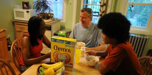 Bill de Blasio with his wife and son in his "Cheerios"  campaign ad (www.billdeblasio.com)