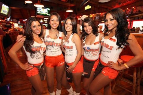 Hooters-1