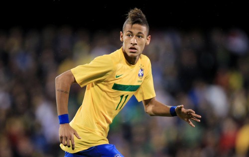 neymar-anglais-image-2dzf4h3 Brazilian soccer player Neymar stated that he had never encountered any sort of racism in his life because he is not black even though he clearly looks black.