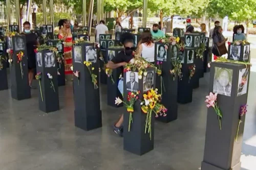 Visitors at the temporary Say Their Names Memorial at Klyde Warren Park in downtown Dallas in 2020. (NBC Dallas Fort Worth)