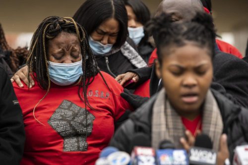 Clifftina Johnson and Sasha Williams, the family of survivor Tafara William at a press conference on Tuesday, Oct. 27, 2020 (Ashlee Rezin Garcia/Chicago Sun-Times via AP, File)