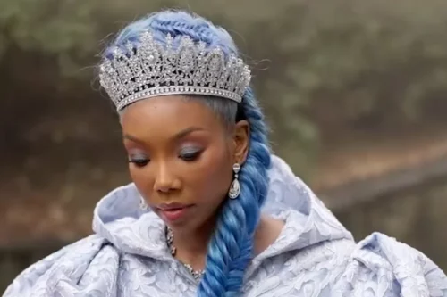 Brandy as Cinderella. (Disney Descendants via YouTube)