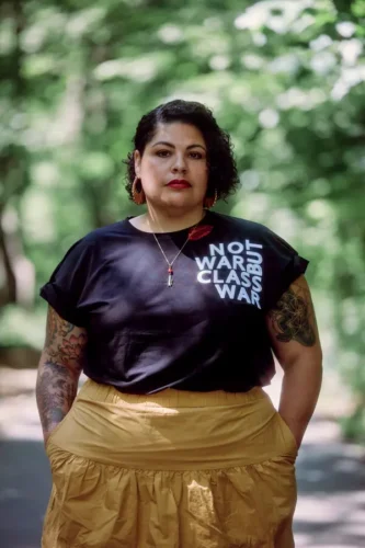 00dc-brandon-05-lgvm-articleLarge Jasmine Banks, a Raheem AI employee