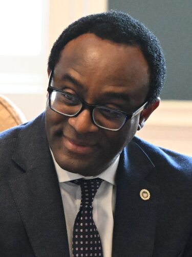 President_Ben_Vinson,_Howard_University_(54338317386)_(cropped) Ben Vinson III