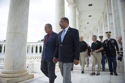 Atlanta_Falcons_Leadership_and_Players_Lay_a_Wreath_at_the_Tomb_of_the_Unknown_Soldier_at_Arlington_National_Cemetery_(35182750392) Arthur M Blank